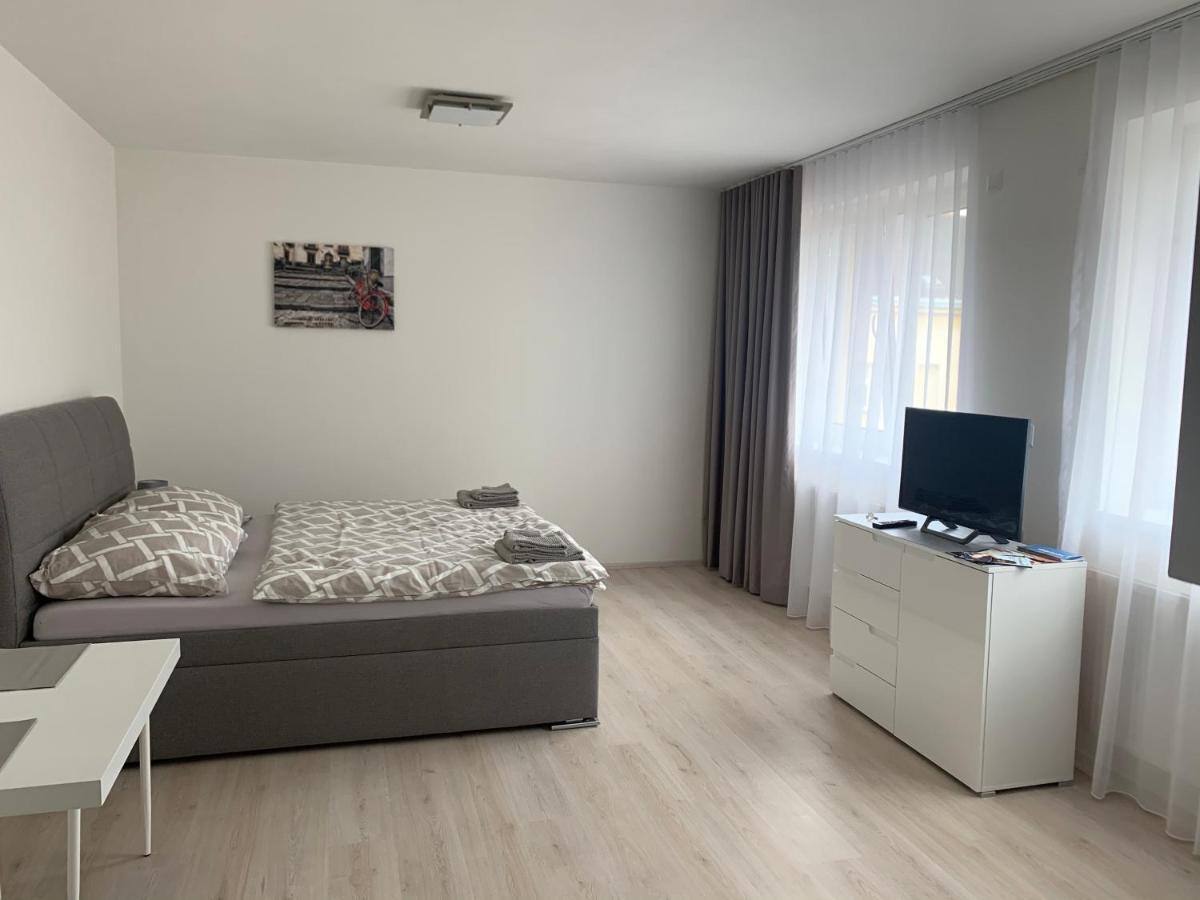 Modern Apartment In The City Center Plzeň Exteriör bild